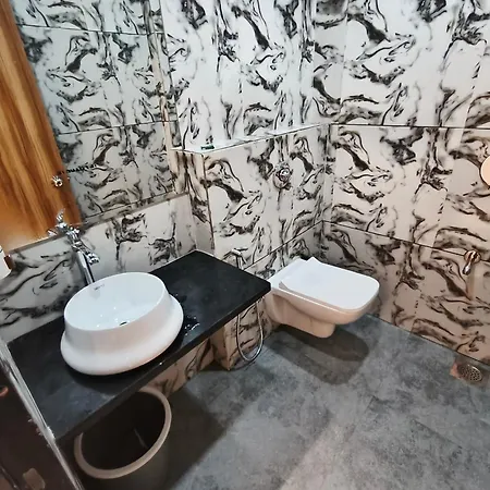 Hotel Golden Tree 2*
