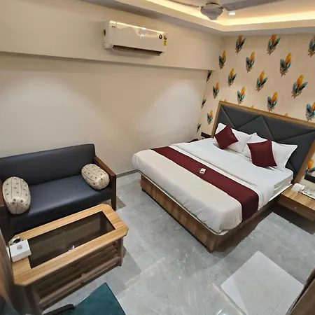 Golden Tree Hotel