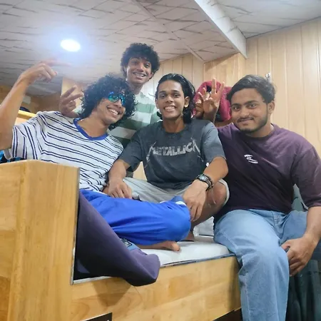 Hostel Breeze Bed Space Mumbai