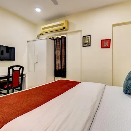 Spacious 2bhk W I Caretaker Near Bkc And Jio Center