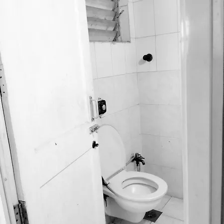 1bhk Available At New Link Road, Oshiwara Apartment
