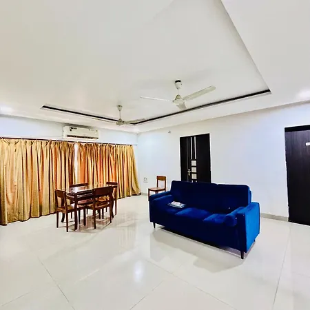 Hsquare Service Malad 3*