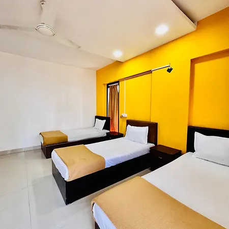 Hsquare Service Malad Bed & Breakfast 3*