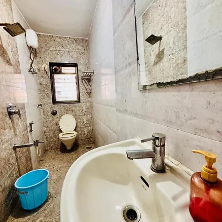 Bed & Breakfast Hsquare Service Malad Mumbai