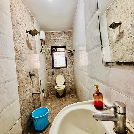 Hsquare Service Malad Bed & Breakfast 3*