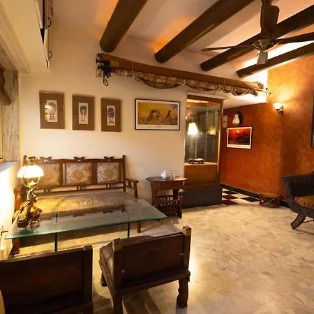 Cosy Artistic In Andheri H Apartment *