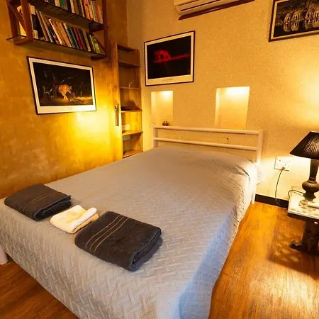 Apartment Cosy Artistic In Andheri H