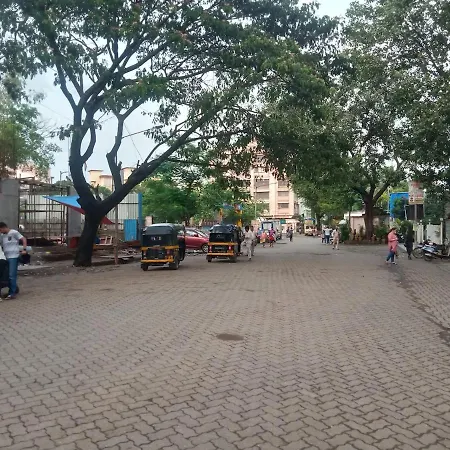 1bhk - Royale And Close By Airport Apartment *