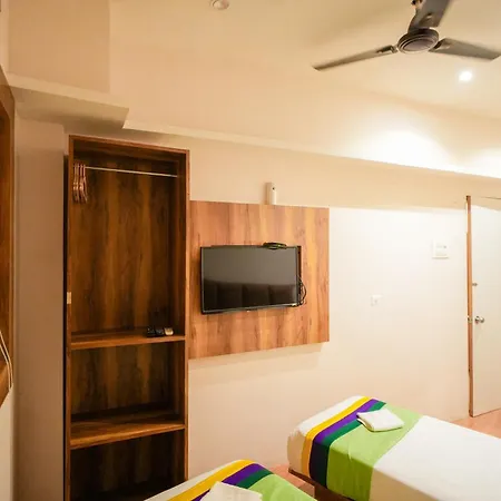Skylink Hospitality Mahalaxmi 3*