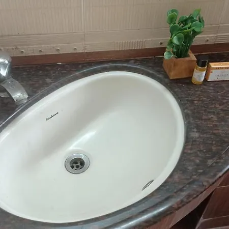 Private 1 Bedroom Cosy Nr Vivanta Malad West * Mumbai