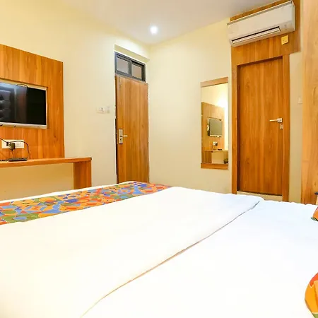 Fabhotel Cozy - Nr International Airport