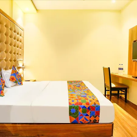 Fabhotel Cozy - Nr International Airport