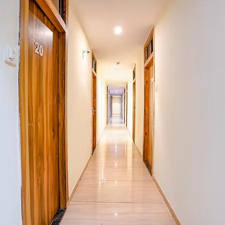 Fabhotel Cozy - Nr International Airport