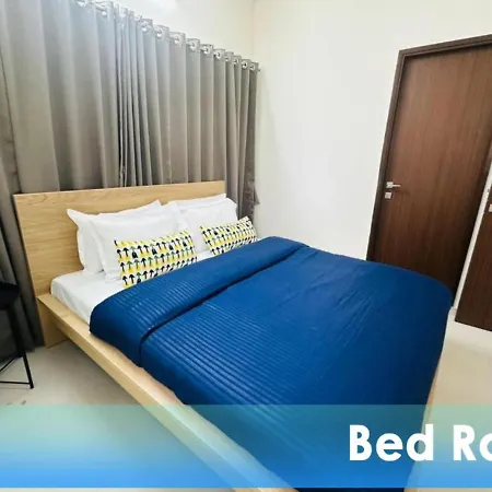 1br Service Aprt In Malad *