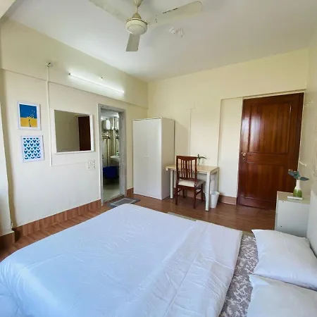 Apartment 2 Bed 2 Bath Prime Bandra Sea Views 5 *
