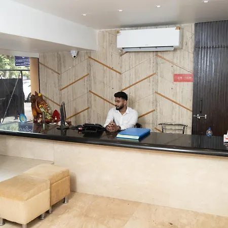 Jayshree By Anantaay Near Domestic Airport 3*
