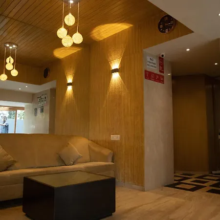 Jayshree By Anantaay Near Domestic Airport Hotel