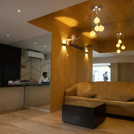 Jayshree By Anantaay Near Domestic Airport Hotel 3*