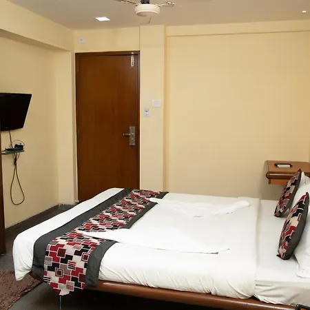 Hotel Jayshree By Anantaay Near Domestic Airport