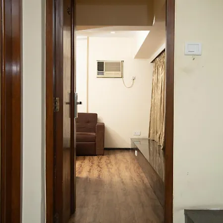 Jayshree By Anantaay Near Domestic Airport Hotel