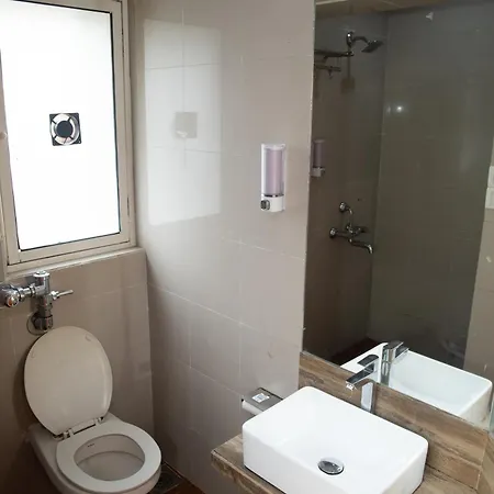 Hotel Jayshree By Anantaay Near Domestic Airport 3*