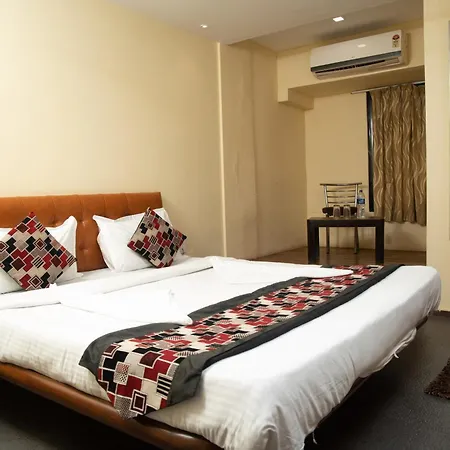 Hotel Jayshree By Anantaay Near Domestic Airport 3*