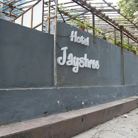 Jayshree By Anantaay Near Domestic Airport Hotel