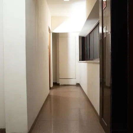 Jayshree By Anantaay Near Domestic Airport Hotel