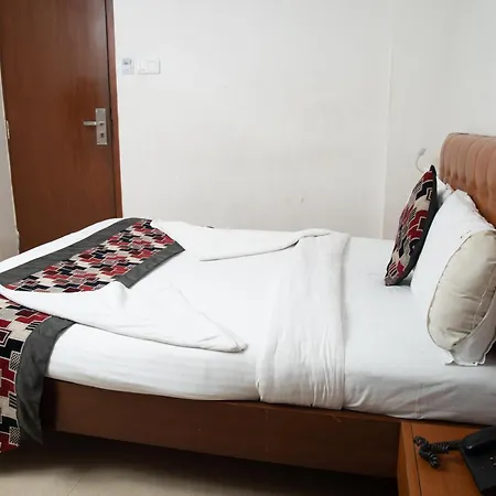 Jayshree By Anantaay Near Domestic Airport Hotel 3*