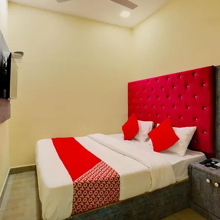 Collection O Goregaon West