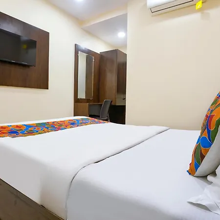 Retreat Hotel 2*