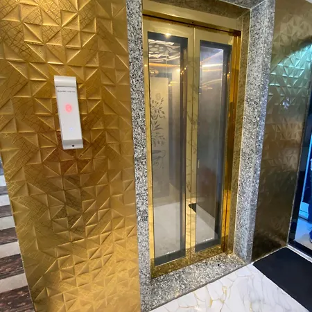 Bkc Gold View Near Bandra Kurla Complex 3*
