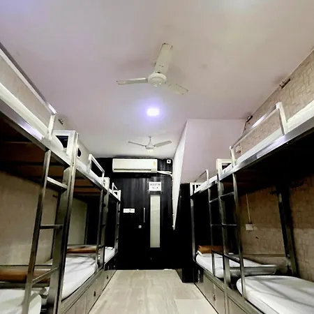 Hotels Serenity Ac Dormitory Guest house *
