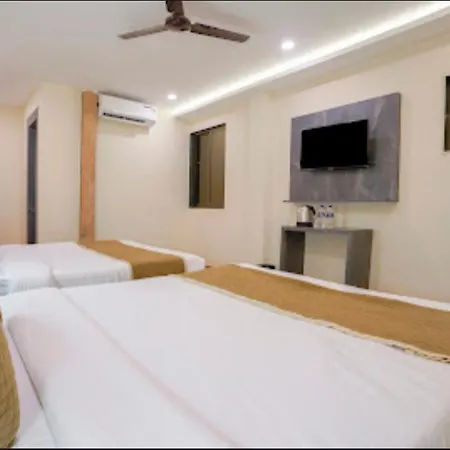 Crystal Place Hotel 3*