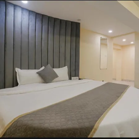 Crystal Place 3*
