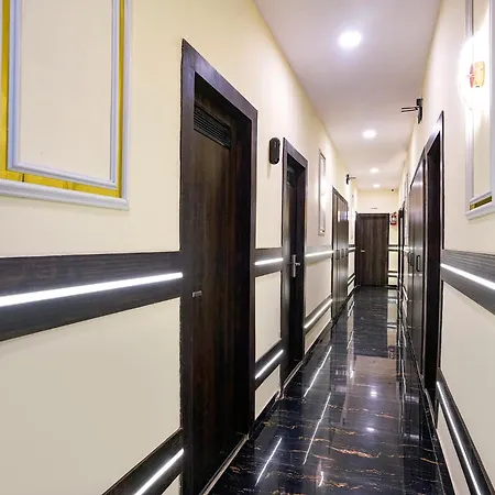 Fabhotel Skyline 3*