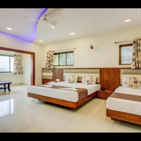 Golden Palms Hotel Mumbai
