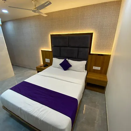 Bkc Gold View Near Bandra Kurla Complex Hotel 3*