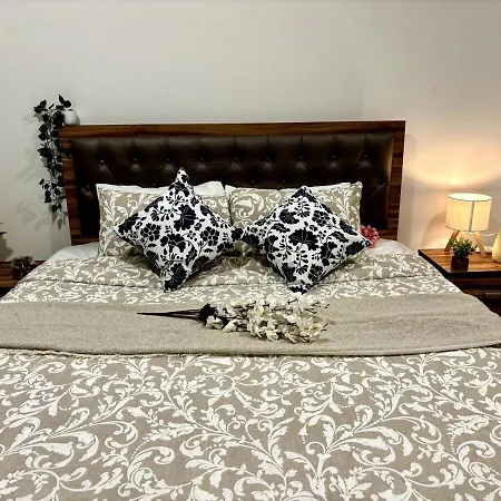 Apartment Vibrant 2 Bhk Near Airport Mumbai