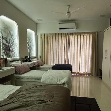 Hostel Starlivinn - Students Yearly *