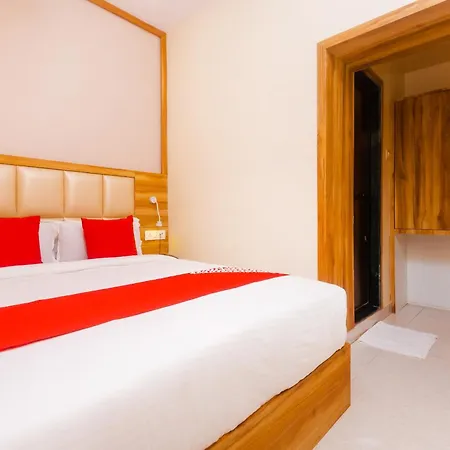 Hotel Sun Near Saifee Hospital And Hn Reliance Hospital 3*