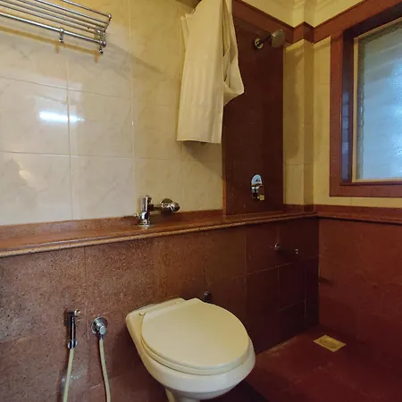 2 Bhk Cozy W/ Netflix And Wifi In Bandra *