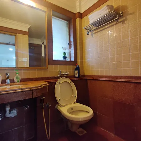 2 Bhk Cozy W/ Netflix And Wifi In Bandra