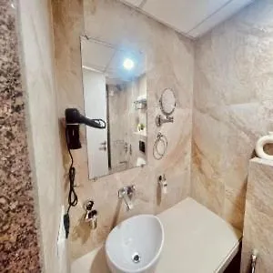 Apartment 701 The Abode 5 Star 2 Bhk In Powai *