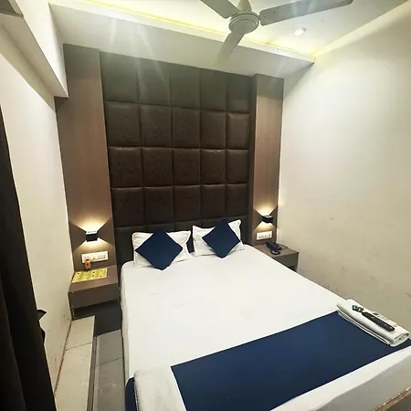 Hotel Sahara Residency