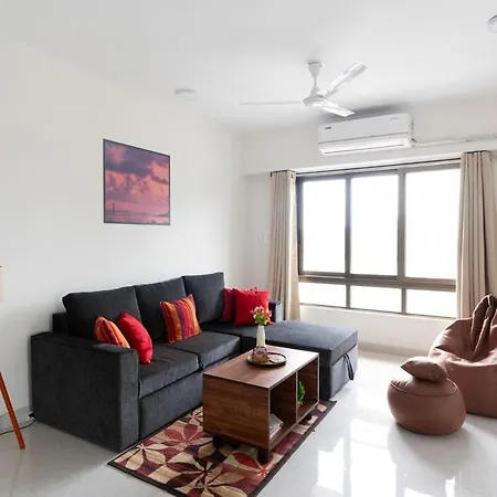 Serene, Chic & Sunlit 2bhk Near Airport & Bkc Apartment