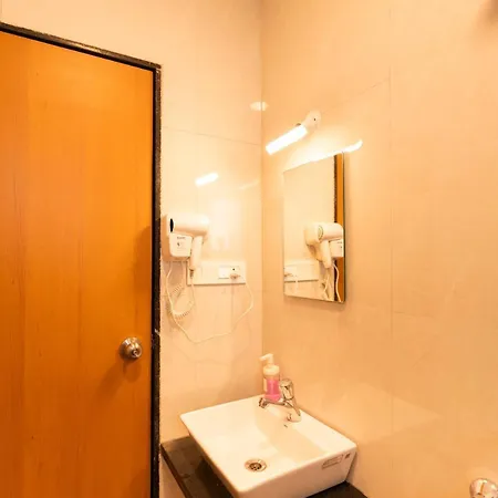 Apartment Serene, Chic & Sunlit 2bhk Near Airport & Bkc