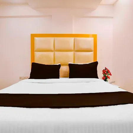 O Andheri West Near Kokilaben Hospital 3*