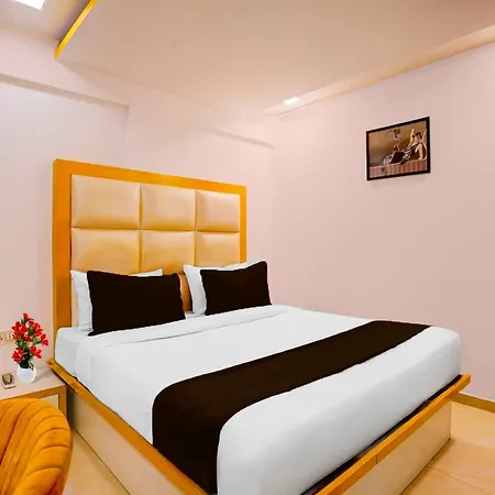 Hotel O Andheri West Near Kokilaben Hospital