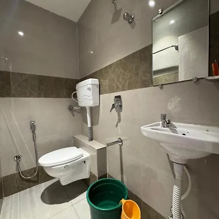 Rishi Palace Ashlfa Metro Hotel Mumbai